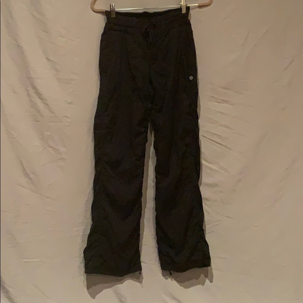 Lululemon Sz. 4 black lined studio pant